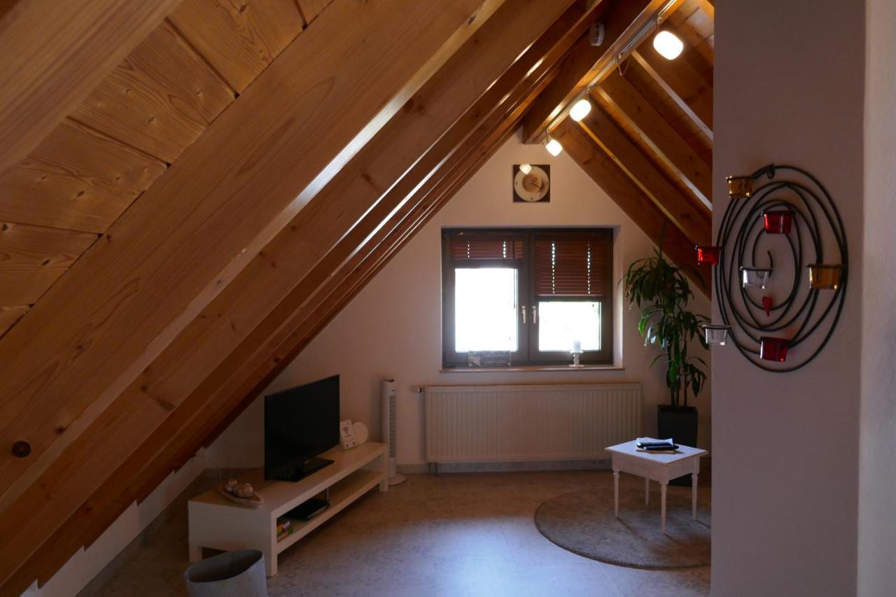 Moderne 2 Zi - Fewo Weinbergliebe Am Tuniberg Zwischen Freiburg Und Frankreich Merdingen Exterior photo