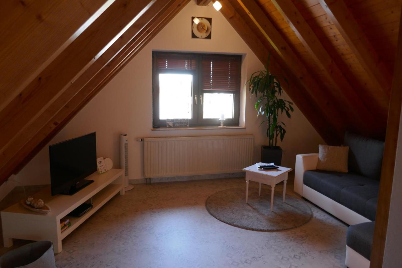 Moderne 2 Zi - Fewo Weinbergliebe Am Tuniberg Zwischen Freiburg Und Frankreich Merdingen Exterior photo